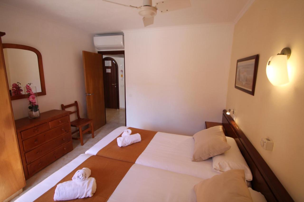 Apartaments Talayot Cala'N Blanes  Exterior photo