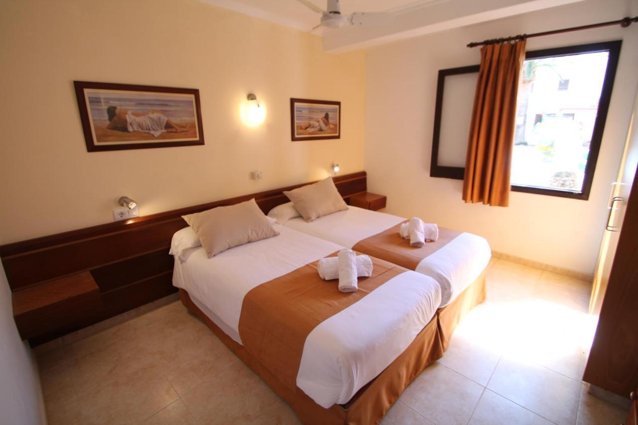 Apartaments Talayot Cala'N Blanes  Exterior photo